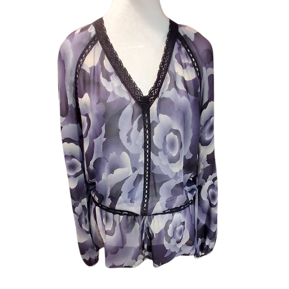 Robert Graham Silk Paisley Blue & Black Trim Sleeve Top   Women Size Medium